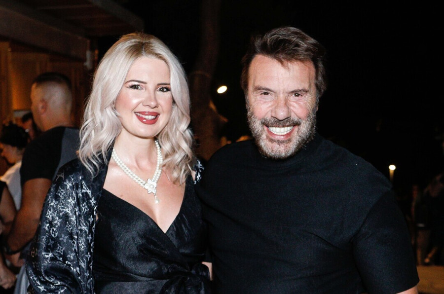 Στράτος Τζώρτζογλου: Ξανά με τη Σοφία Μαριόλα σε βραδινή έξοδο... (έχει βαλθεί να τρελάνει τα πάνελ)