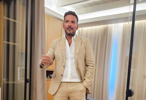 Κώστας Τσουρός: Από το «δεν κάνεις πάντα εκπομπές με τους φίλους σου» στο στοίχημα να κερδίσει και τους επικριτές του στον ΣΚΑΪ