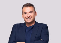 Γιώργος Λιάγκας: Τον έζωσαν τα φίδια... (κυριολεκτικά)