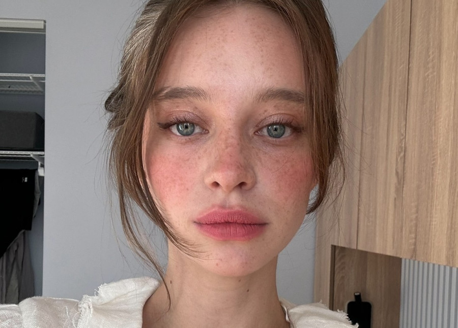 Dry Lip Trend: Η νέα τάση του TikTok είναι η απόλυτη αντίδραση ενάντια στο “dewy” beauty