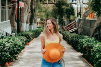 4+1 λάθη που κάνουν τα καλοκαιρινά outfits να δείχνουν πρόχειρα