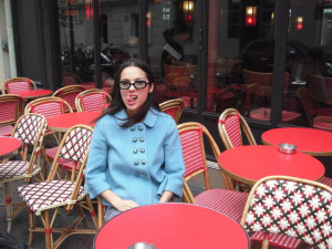 Styling: Θέλεις να «αγκαλιάσεις» τον cosy και ρομαντικό, φθινοπωρινό εαυτό σου; Κάν' το όπως η Olivia Rodrigo