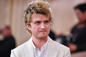 Joe Keery: Το «cool kid» του Stranger Things και μουσικό ταλέντο