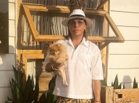 J2US: Τραγική εξέλιξη στα παρασκήνια - Σκοτώθηκε το σκυλάκι του Τρύφωνα Σαμαρά - Απαρηγόρητος ο κομμωτής