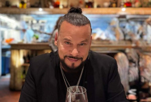 Χρήστος Δάντης: Διακόπτει τις εμφανίσεις του για ενάμιση μήνα. Η ανακοίνωσή του