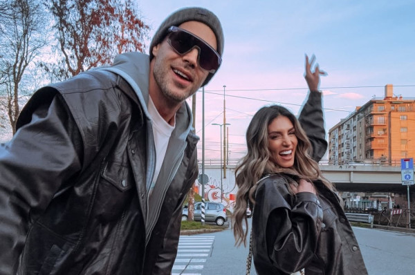 Αθηνά Οικονομάκου - Μπρούνο Τσερέλα: Ανοιχτότατο γάμο στην Πάρο προανήγγειλε η Τσιμτσιλή - «Ψάχνει χώρο»