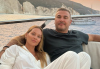 Υβόννη Μπόσνιακ: Jet ski, σκάφος, βουτιές και ηλιοβασιλέματα - Το γεμάτο καλοκαίρι με τον Αντώνη Ρέμο και την κόρη τους