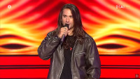 The Voice: Τι κι αν έπαιξε ηλεκτρική ο Μάστορας για τον Nurius; Μια ερώτηση στον Μαζωνάκη ήταν αρκετή. Rammstein;