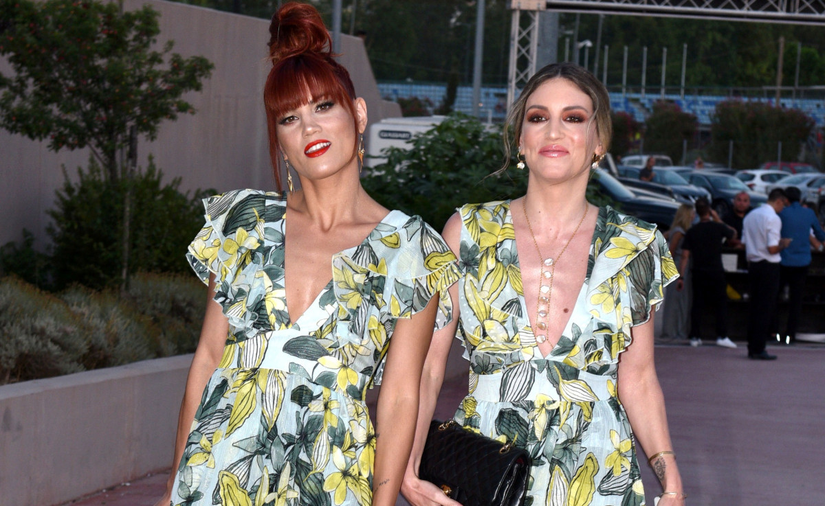 Οικονομάκου- Συνατσάκη: Πήγαν θέατρο με τα παιδιά τους σαν τα δίδυμα με ίδια ρούχα (τυχαία)