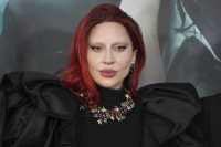 Η Lady Gaga τρύπωσε στα MTV VMAs με ένα γοτθικό φόρεμα του Marc Jacobs