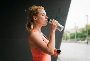 Δημοφιλές στα social media: Είναι πράγματι το πρωτεϊνούχο νερό σύμμαχος ευεξίας;