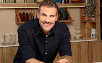 Kitchen Lab: Πρεμιέρα σήμερα για τον Άκη Πετρετζίκη