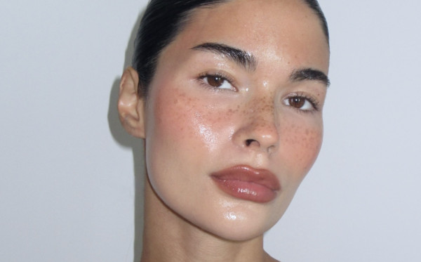 Concealer: Το trick για να βρείτε τη σωστή απόχρωση στο κατάστημα χωρίς να το δοκιμάσετε στο πρόσωπό σας