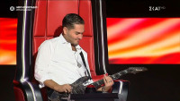 The Voice: Ο Μάστορας ανακοίνωσε την επιλογή του όπως μόνο ένας ροκ σταρ θα το έκανε
