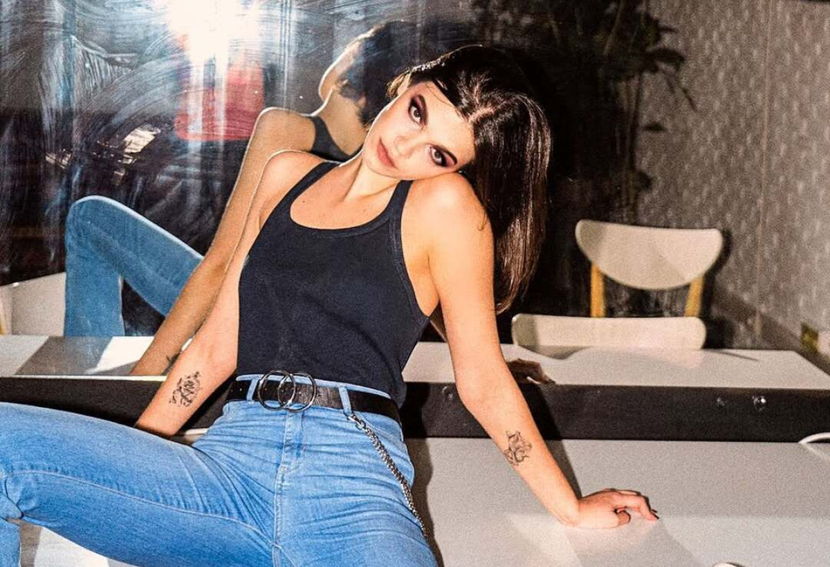 Τζένη Καζάκου: Από τη σύγκριση στο «φτάνει, τώρα θα ζήσω όπως θέλω» - Πώς απελευθερώθηκε από το βάρος του ονόματός της