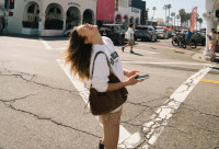 Κλέλια Ανδριολάτου: Στην Paramount για το πρώτο της διεθνές φιλμ. Οι φωτογραφίες από τα στούντιο στο Λος Άντζελες