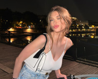 Στην Κορέα, η τεχνική γεμίσματος φρυδιών εξελίσσεται σε νέα τάση για τα μαλλιά