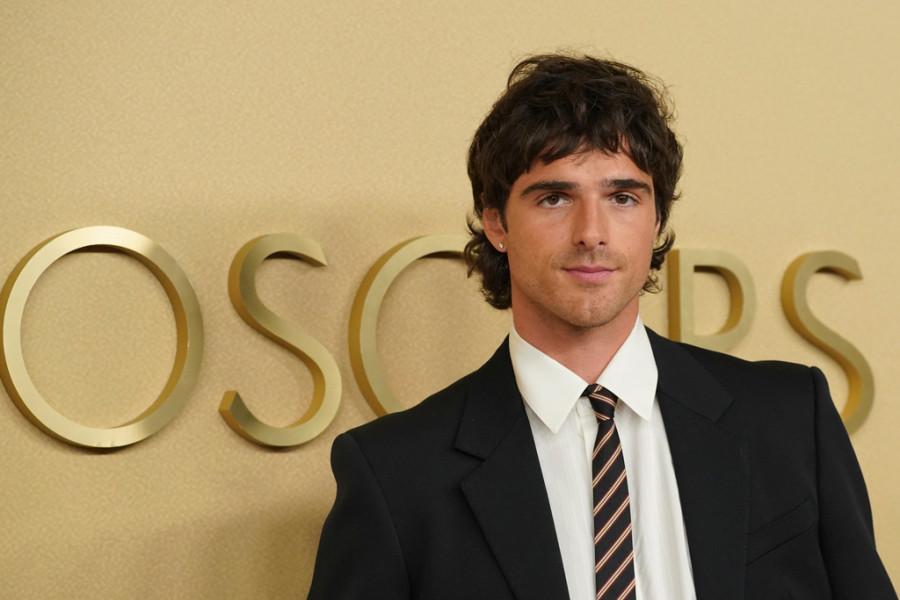 Στο Σίδνεϊ, ο Jacob Elordi ξανασυναντά τους παιδικούς του φίλους στο κόκκινο χαλί του «Wuthering Heights»