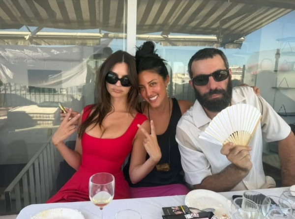 Emily Ratajkowski - Romain Gavras: Γιόρτασαν τα γενέθλιά του με φίλους στο Παρίσι