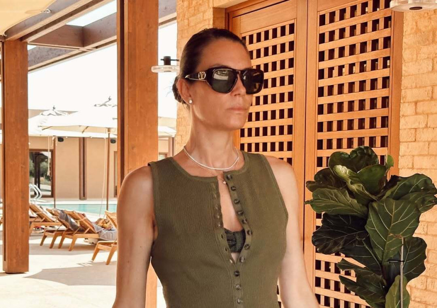 Βίκυ Καγιά: Με μπικίνι και αέρα αυτοπεποίθησης, αποδεικνύει ότι η ηλικία είναι απλώς ένας αριθμός