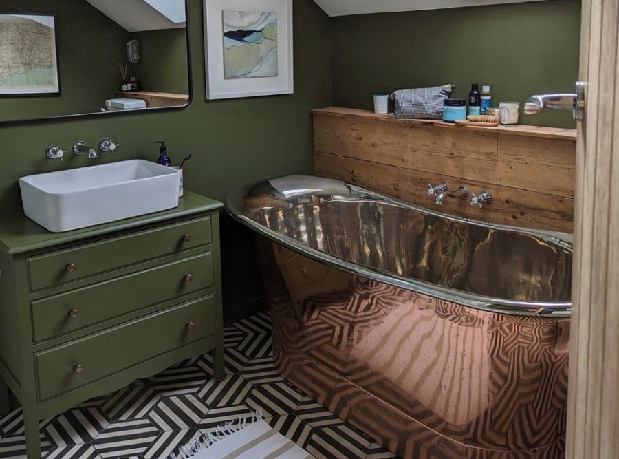 Αυτή η τάση μπάνιου των '70s επιστρέφει δυναμικά