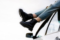 Ankle boots: Πώς να τα συνδυάσεις σωστά με φούστα, παντελόνι ή φόρεμα