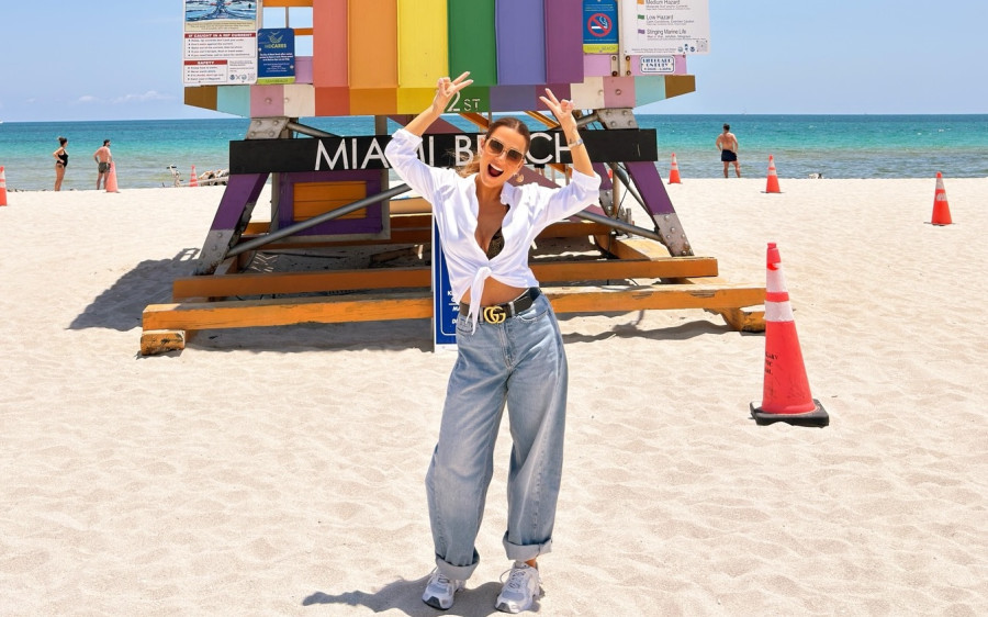 Ψηλόμεσο Wide Leg Jean: Το denim που χαρίζει στιλ, ύψος και attitude