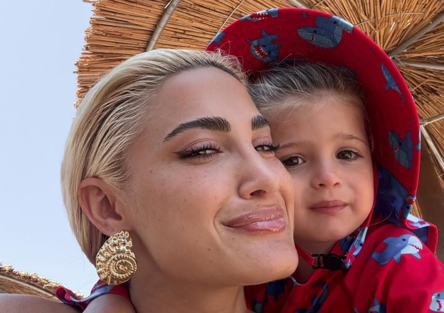 Ιωάννα Τούνη: Ετοιμάζεται για κάλαντα με τον γιο της και γιορτές μαζί του διότι «από αυτή τη χρονιά κρατάω αυτό»