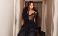 Naomi Campbell: Η τολμηρή εμφάνιση με Galliano x Zara και το συγκινητικό μήνυμα