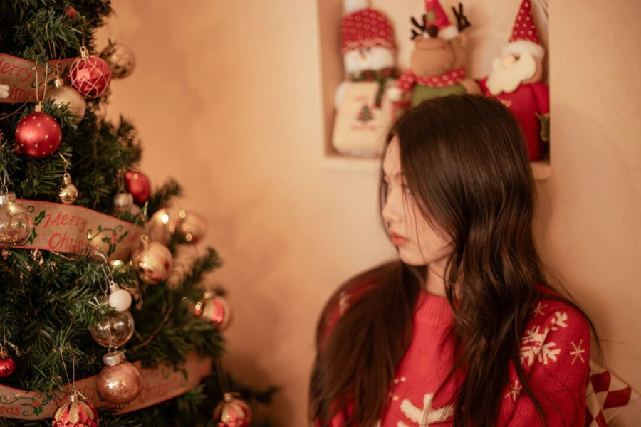 5 κινήσεις που προστατεύουν την ενέργειά σου στις γιορτές