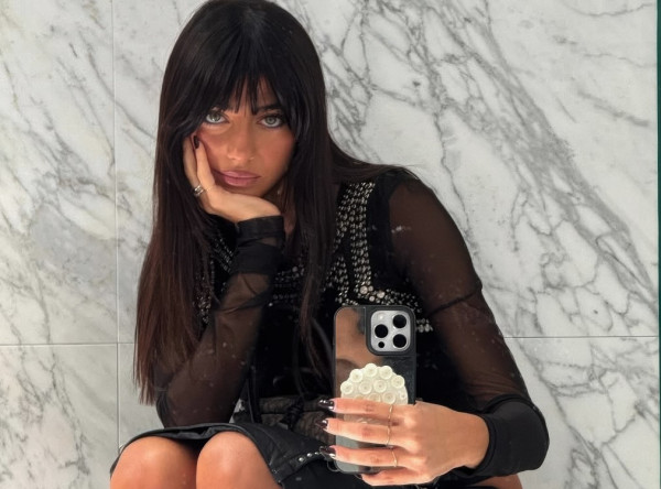 Αυτό είναι το Y2K αξεσουάρ μαλλιών που κάνει δυναμικό comeback το 2026