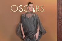 Η Hailee Steinfeld είναι έγκυος, περιμένει το πρώτο της παιδί με τον Josh Allen