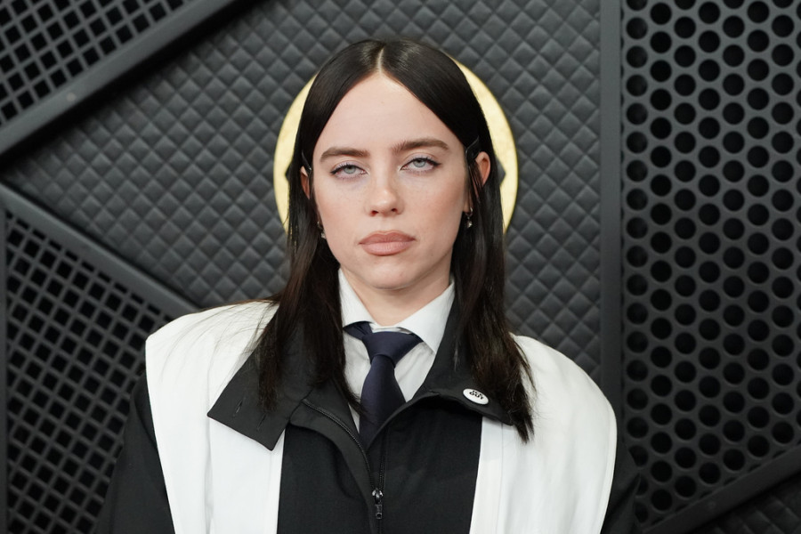 Billie Eilish: Η καθημερινή μάχη που δίνει μπροστά σε χιλιάδες ανθρώπους χωρίς να φαίνεται