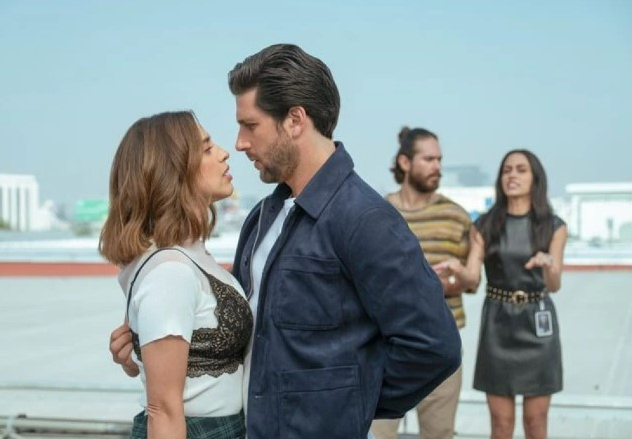 «The Bureau of Hearts» στο Netflix: Γιατί θα λατρέψετε αυτή τη μεξικανική ρομαντική κωμωδία;