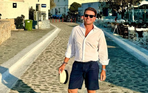 Σπύρος Σούλης: Κάνει εκστρατεία σε διάφορες χώρες αναζητώντας έναν καλό φρέντο εσπρέσο! Τα αποτελέσματα; Απογοητευτικά!
