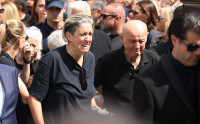 Γιώργος Μαζωνάκης: Το τελευταίο χειροκρότημα και η ταφή - Απαρηγόρητοι οι γονείς και οι αδελφές του
