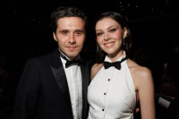 Nicola και Brooklyn Beckham γιορτάζουν τον γάμο τους με μια διπλή δήλωση αγάπης