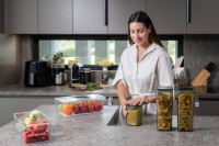 Pantry Makeover: Γιατί ένα οργανωμένο ντουλάπι σε κάνει να νιώθεις τόσο καλά