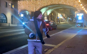 Τότσικας- Ρέβη: Το ρίξαν στον χορό για να την παλέψουν με το κρύο στην παγωμένη Στοκχόλμη