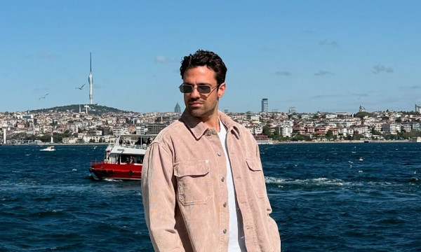 Αργυρός: Δυο μέρες μετά τον γάμο του χόρεψε νησιώτικα στην Κωνσταντινούλη ξεσηκώνοντας 4000 άτομα!