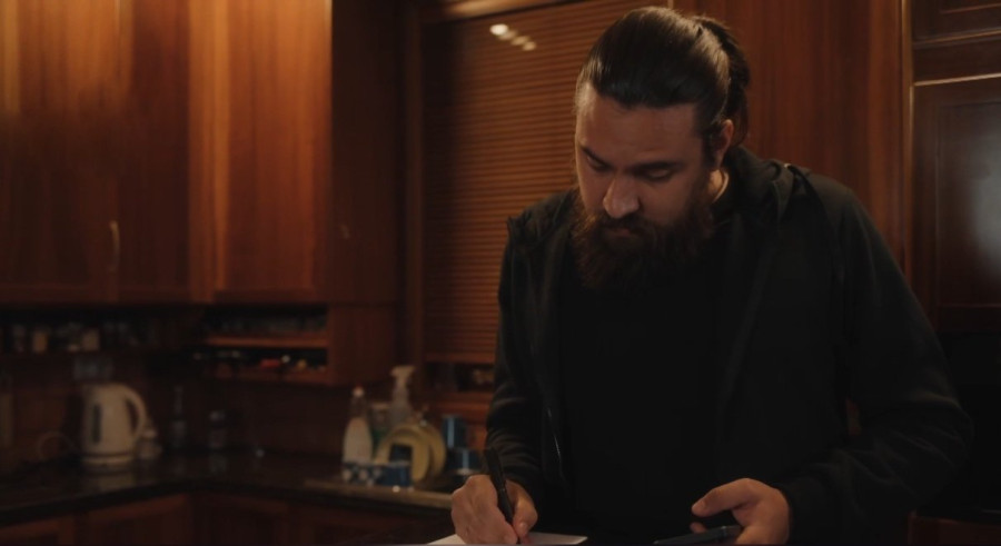 Η γη της ελιάς: Ο Παυλής απαγάγει τον Ρούσσο