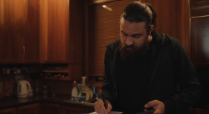 Η γη της ελιάς: Ο Παυλής απαγάγει τον Ρούσσο