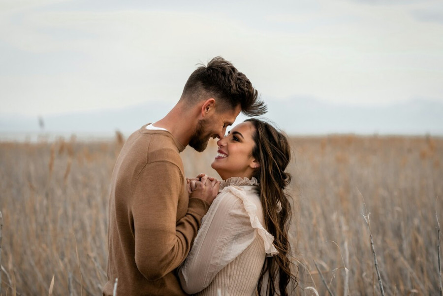 5 φράσεις που αποκαλύπτουν πως υπάρχει έλξη ανάμεσα σε δύο ανθρώπους