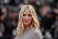 Ρετινόλη και εγκυμοσύνη: Γιατί η Sienna Miller, έγκυος με το τρίτο της παιδί, προτιμά να την αποφύγει