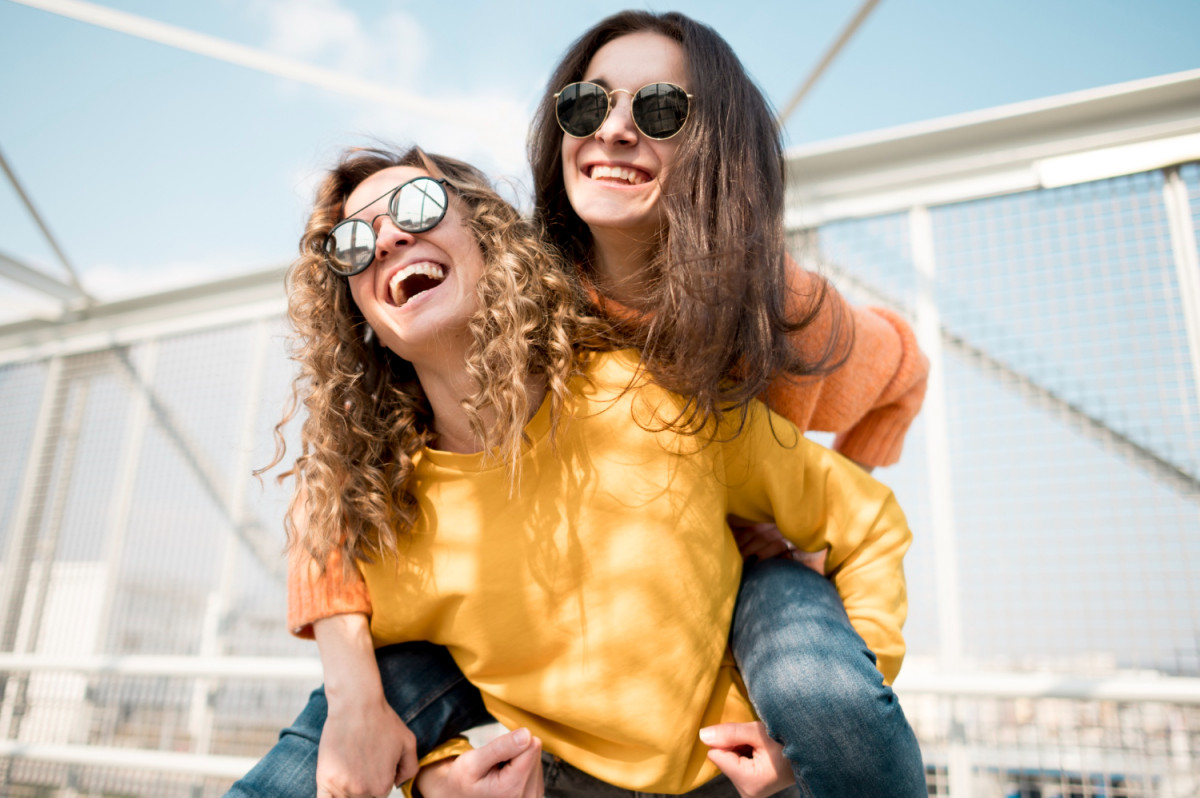 Εδώ είναι όπου οι Millennials και οι Gen-Zers φτιάχνουν πραγματικά νέες φιλίες