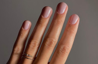 Τα «Lavender BB cream» nails είναι η φθινοπωρινή ανανέωση για το αγαπημένο σου nude μανικιούρ
