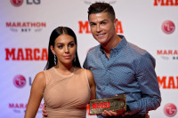 Georgina Rodriguez: Μετά τον γάμο, υιοθετεί τα τρία μεγαλύτερα παιδιά του Cristiano Ronaldo