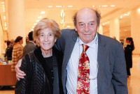 Μανούσος Μανουσάκης: Συγκινεί η σύζυγός του - «Μιλάω μαζί του, μπορεί να μην είναι δίπλα μου αλλά μιλάμε»