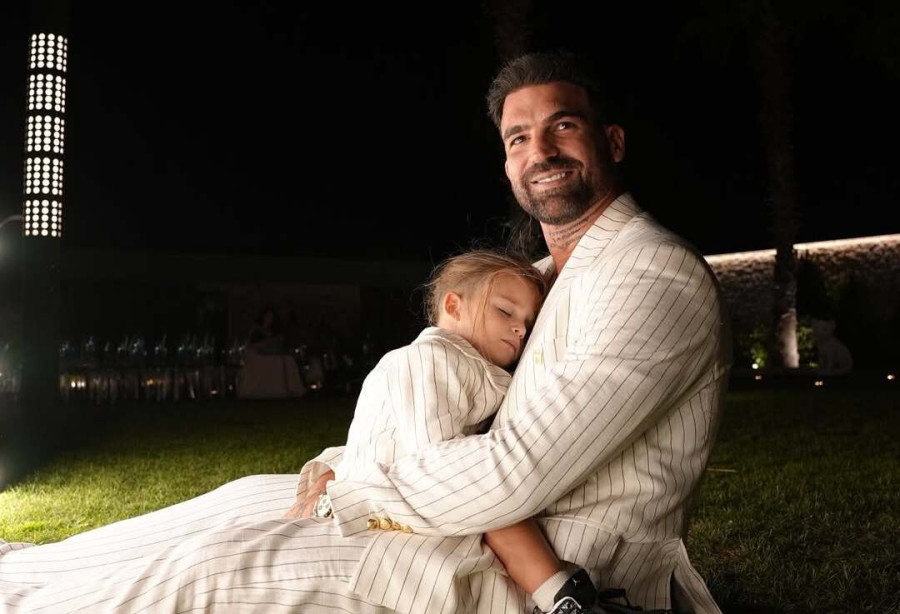 Δημήτρης Αλεξάνδρου: Ο μικρός Πάρης ξεσηκώνει το TikTok με τον πιο γλυκό χορό