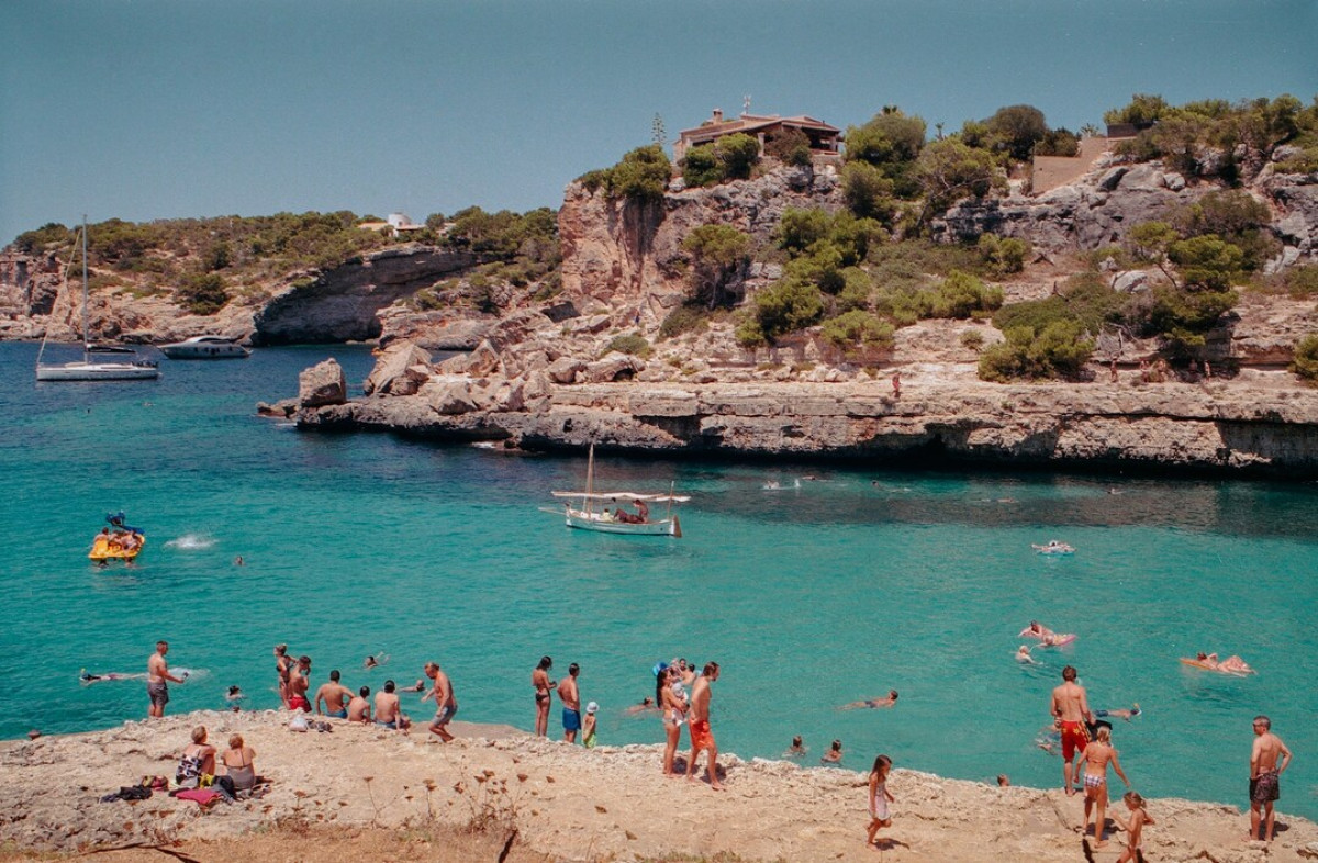 Οι καλύτερες παραλίες για γυμνισμό κοντά στην Αθήνα